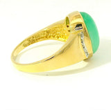 Feiner Ring in 14 Karat Gelbgold mit Jadeit und Brillanten