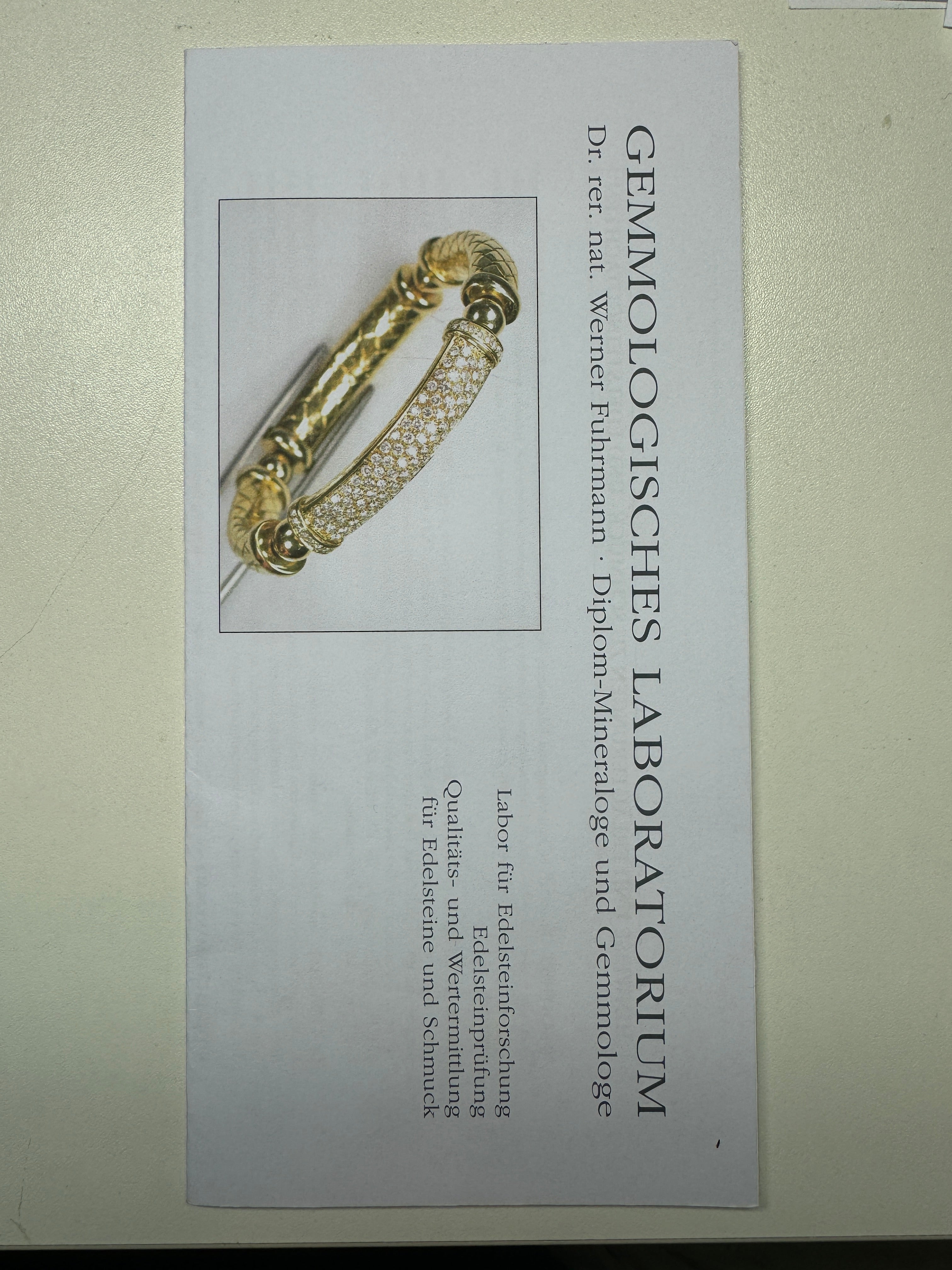 Herausragender Armreif in 18 Karat Gelbgold mit 100 hochfeinen Brillanten