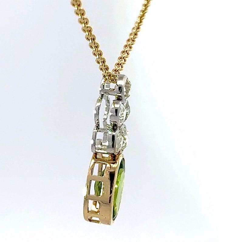 Moderner Peridot Anhänger in 14 Karat Bicolor Gold mit großen Diamanten