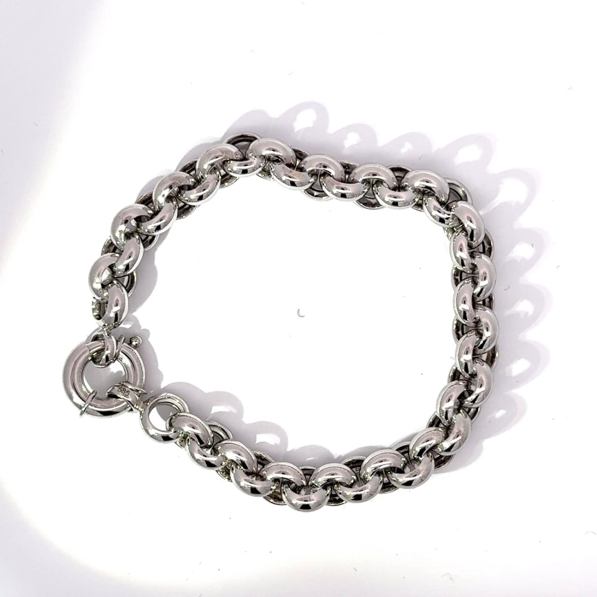 Modern curb chain bracelet in 14 karat white gold with large spring ring clasp