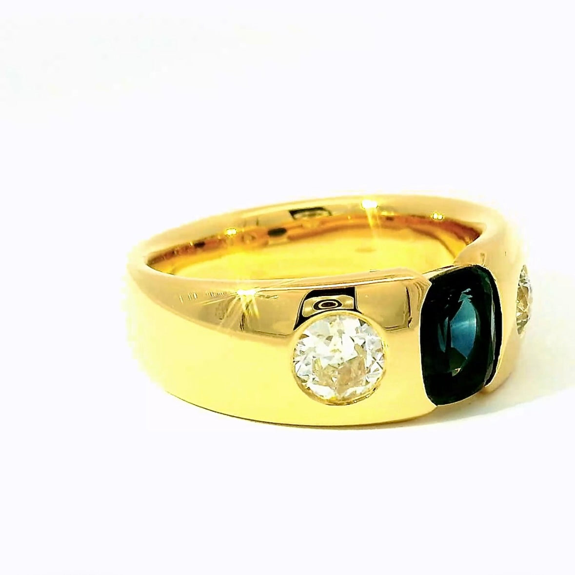 Hochwertiger Jaufmann Ring in 18 Karat Gelbgold mit Saphir & riesigen Diamanten