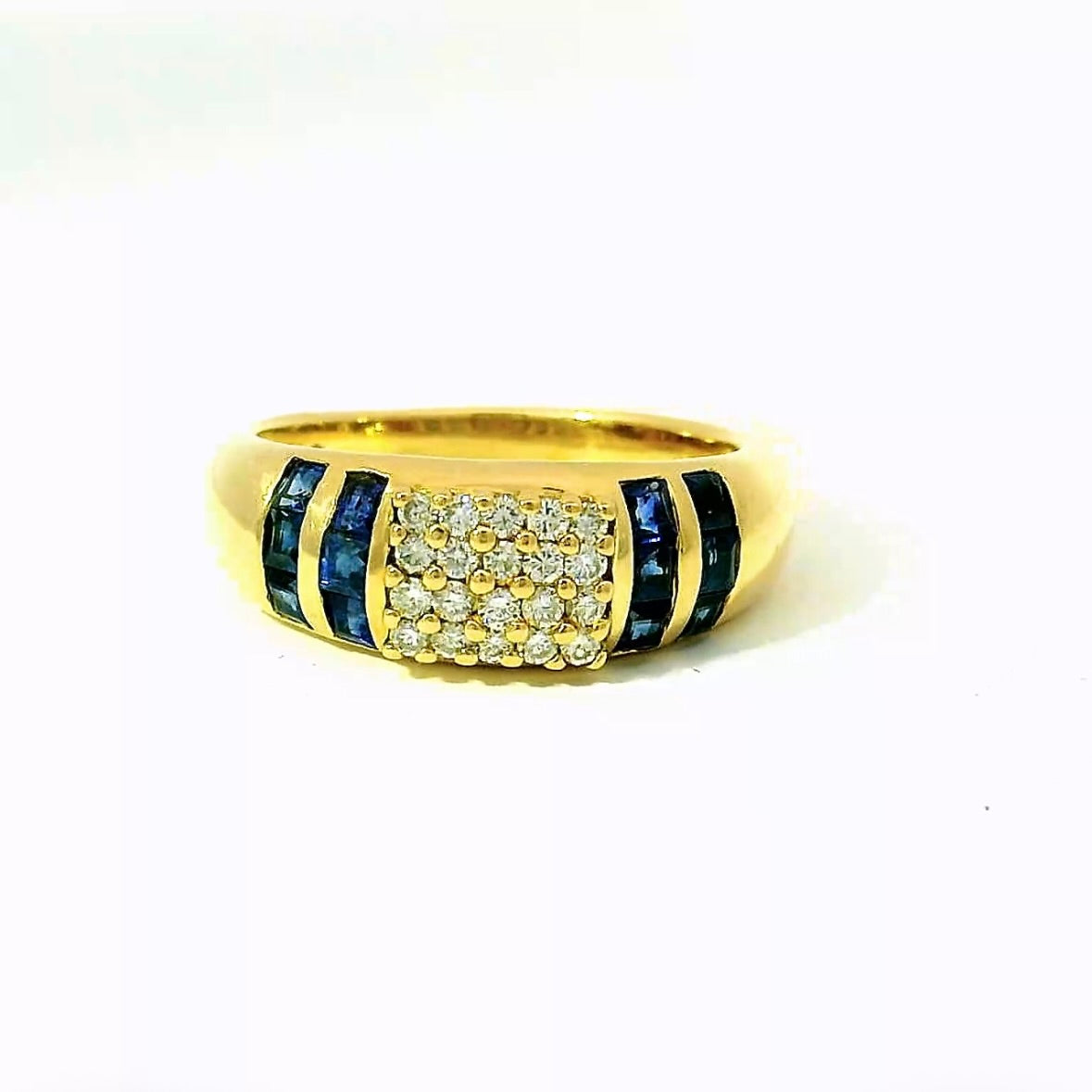 Edler Ring in 18 Karat Gelbgold mit feinen Brillanten & Saphiren
