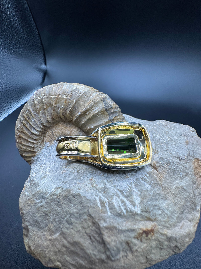 Einmaliger Turmalin Anhänger in 18 Karat Gelb- & Weißgold – Handarbeit aus Augsburg