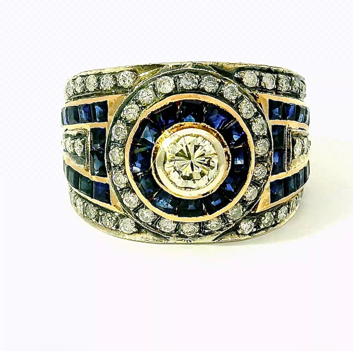 Exciting cocktail ring in 18K yellow and white gold with sapphires & brilliant-cut diamonds