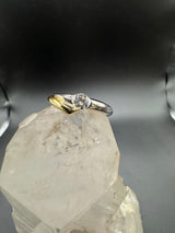 Noble bicolor ring made of 18 carat yellow gold and 950 platinum with very fine diamonds - handmade