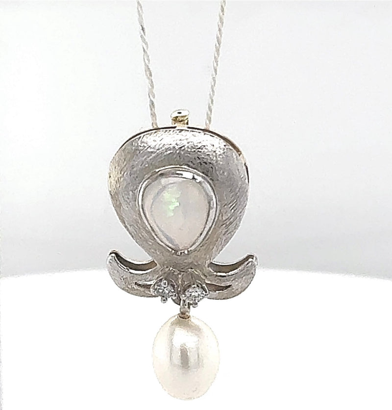 Dekorative Vintage Brosche/Anhänger in 14 Karat Gold mit Opal, Brillanten & Perle