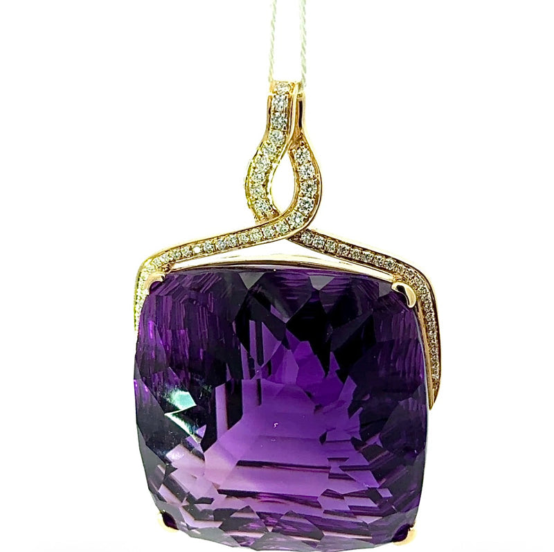 Riesiger Amethyst Anhänger in 14 Karat Gelbgold mit feinen Brillanten