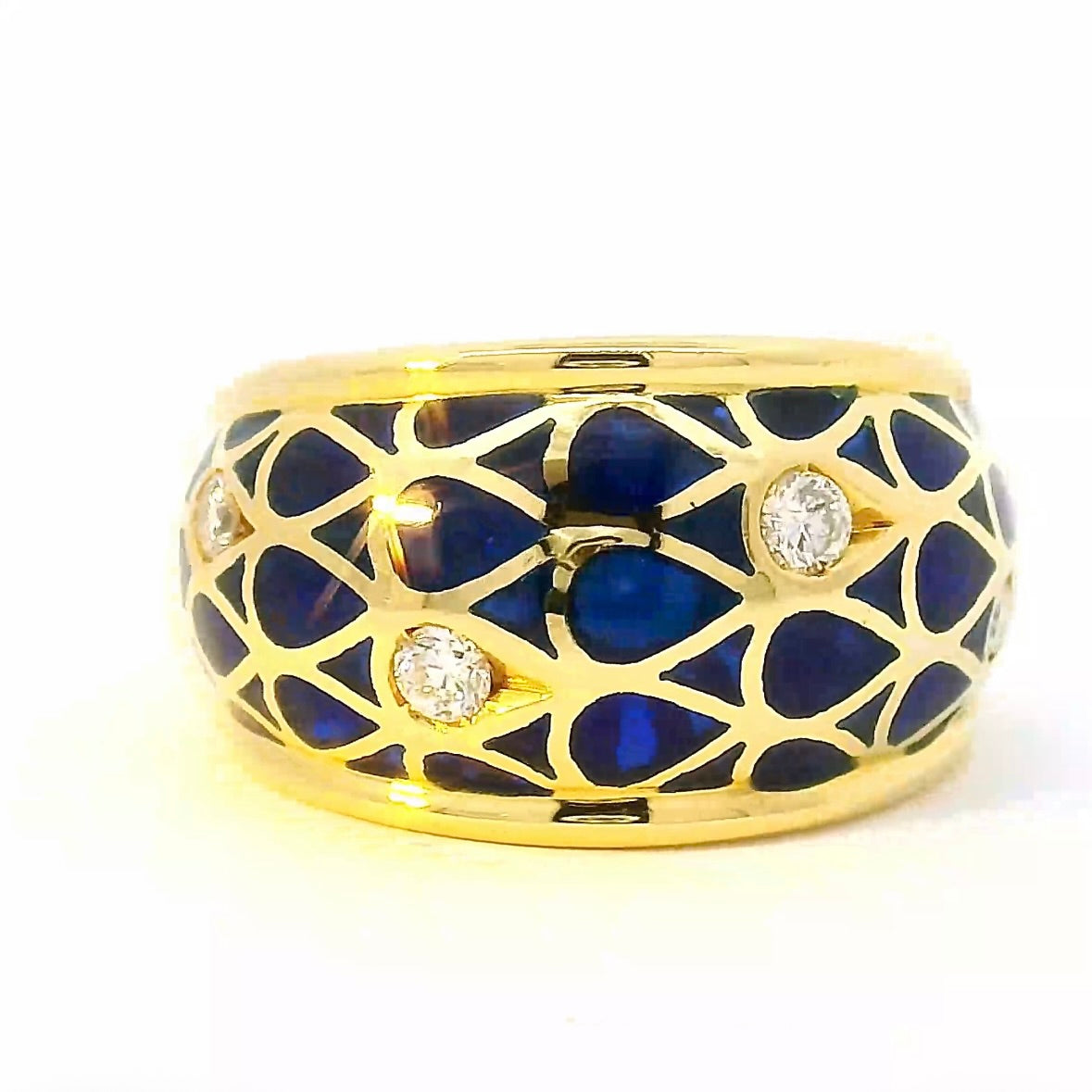 Eleganter Emaille Ring in 18 Karat Gelbgold mit feinen Brillanten