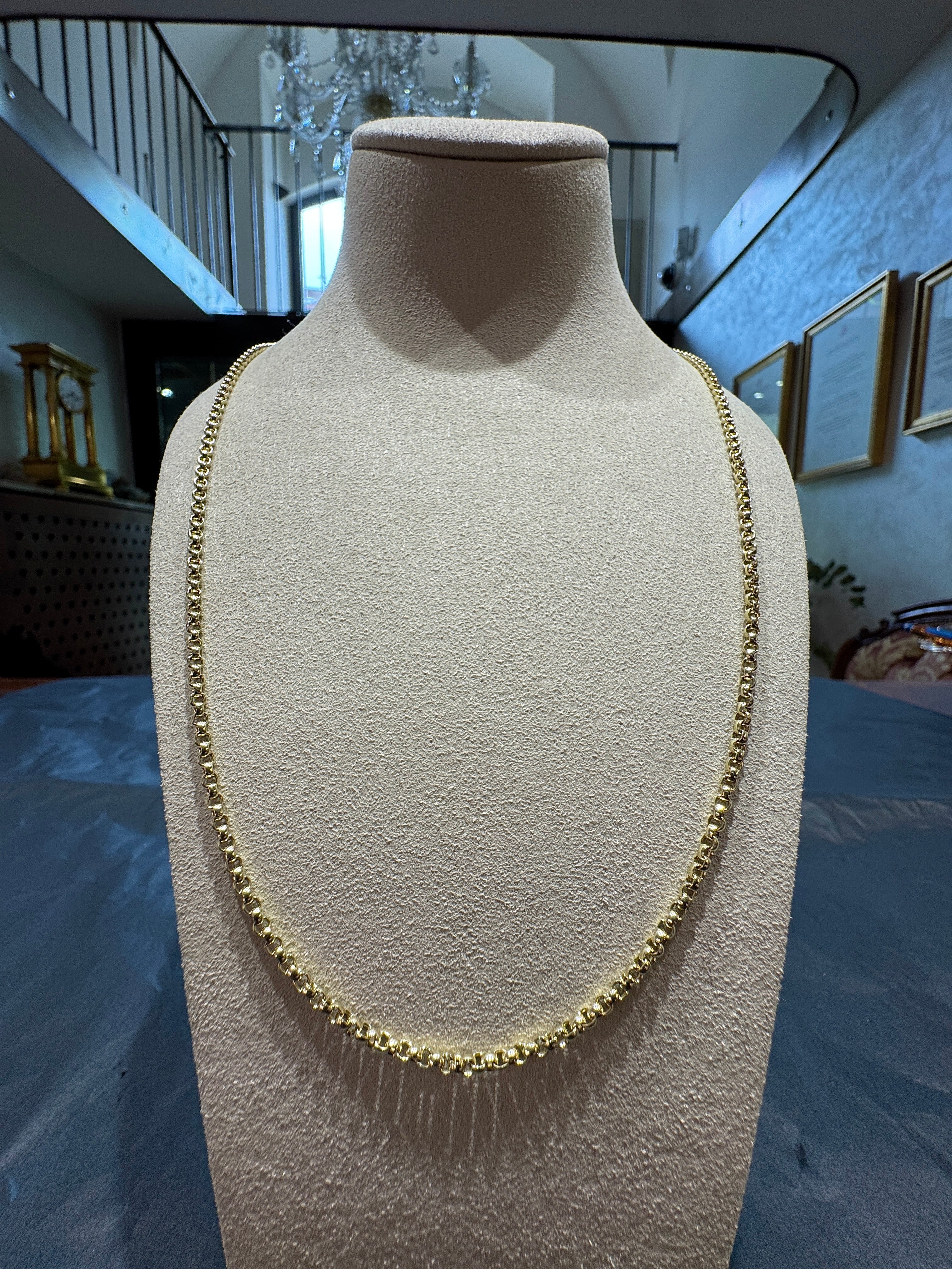 Elegant pea chain in 14 karat yellow gold with spring ring clasp