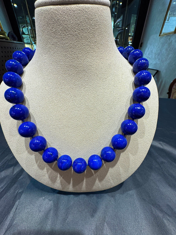Edle Lapis Lazuli Halskette mit 14 Karat Gelbgold Kugelschloss