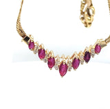 Stilvolles Rubin-Collier in 14 Karat Gelbgold mit Brillanten