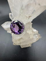Hanger in 18 karaat witgoud met amethist en diamanten