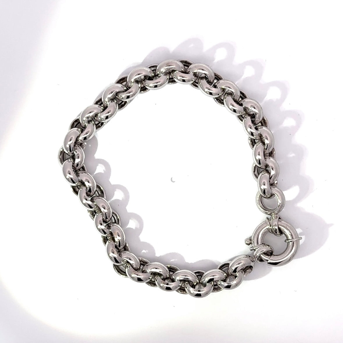 Modern curb chain bracelet in 14 karat white gold with large spring ring clasp