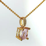 Steinbetonter Anhänger in 14 Karat Gelbgold mit rosa Kunzit & Brillanten