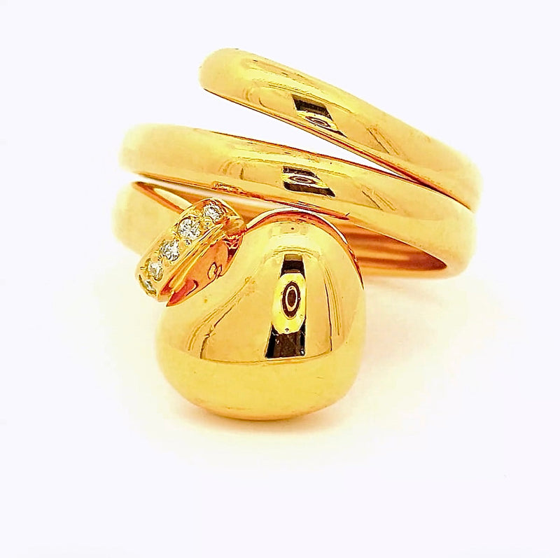 Dekorativer Herz-Ring in 18 Karat Gelbgold mit Brillanten