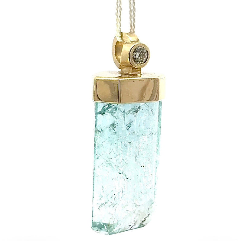 Ausgefallener Aquamarin-Anhänger in 14 Karat Gelbgold mit Brillant