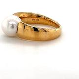 Eleganter Ring in 18 Karat (750) Gelbgold mit feiner Akoyaperle
