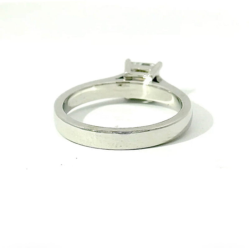 Massiver Solitär Ring in Platin mit hochfeinem Princess-Cut Brillanten