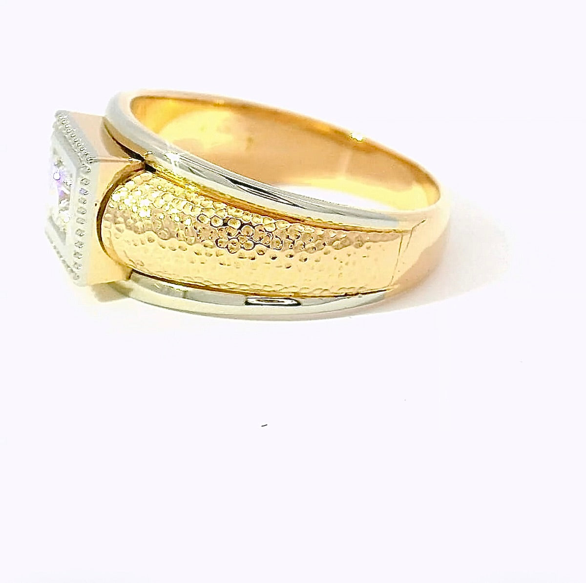 Massiver Solitär-Ring in 18 Karat Gelb & Weißgold