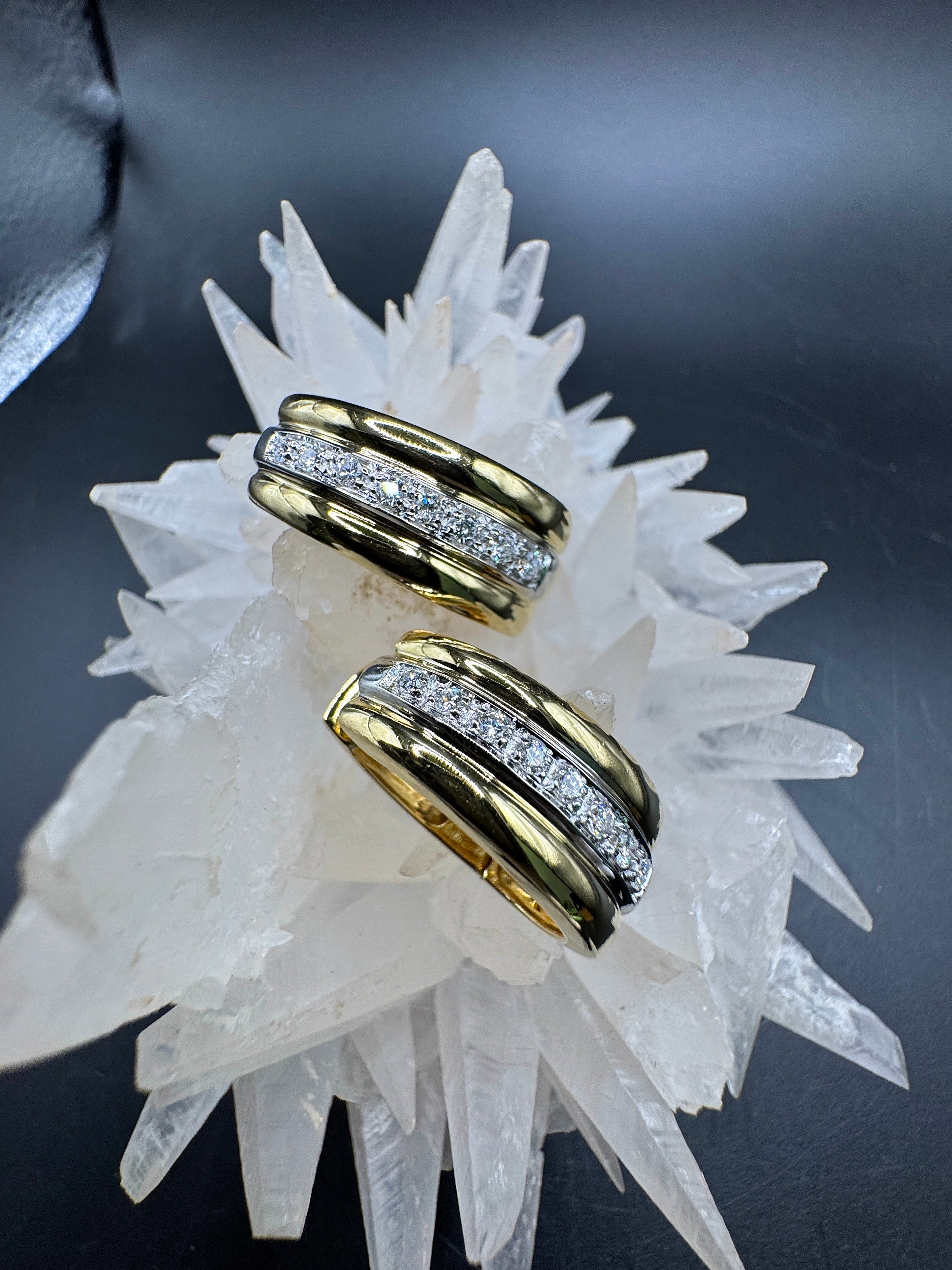 Edle Kreolen in 18 Karat Gold – handgefertigt mit hochfeinen Brillanten