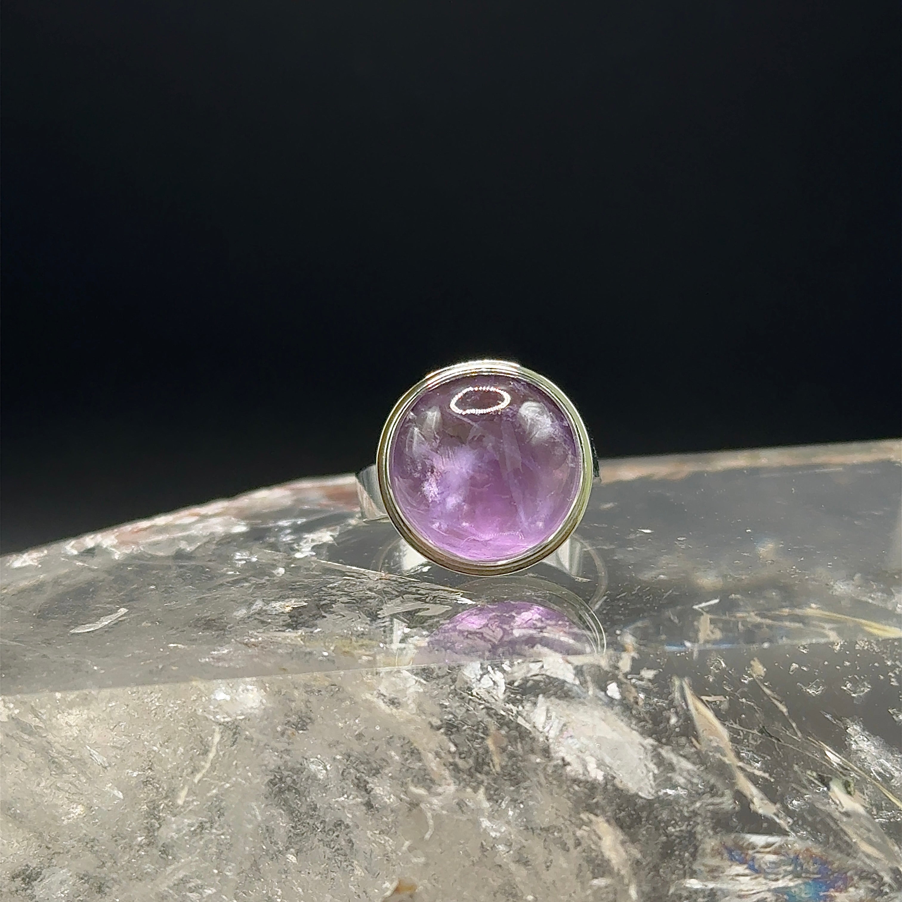 Stilvoller Edelstein-Ring in 14 Karat (585) Weißgold mit Amethyst