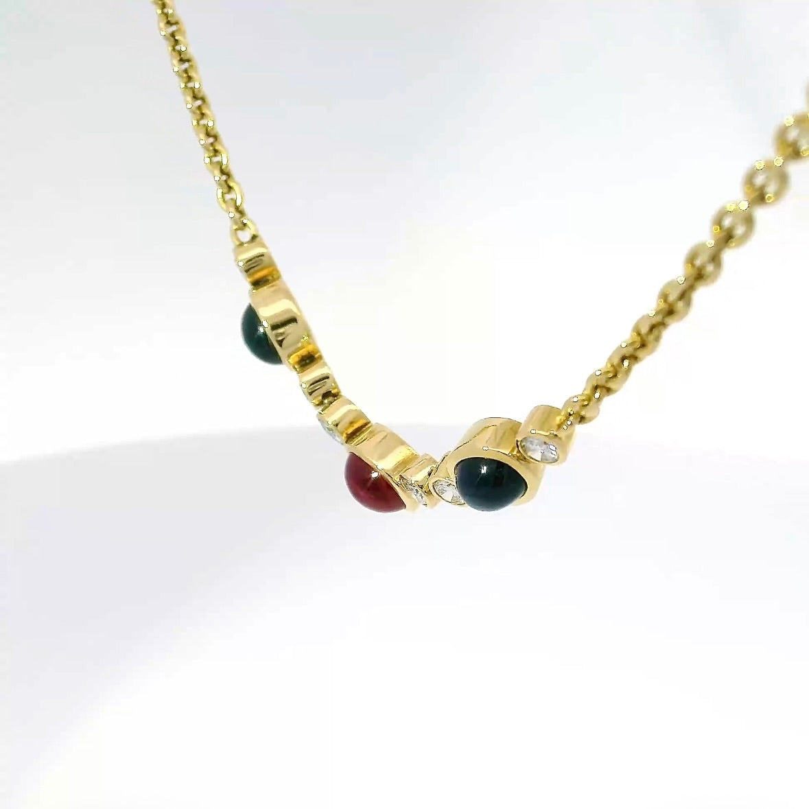 Edles Collier in 18 Karat Gelbgold mit Rubin, Saphiren & Brillanten
