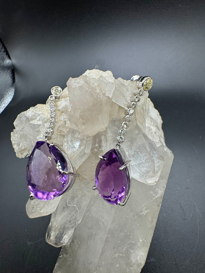 Edle Hängeohrringe in 18 Karat Weißgold mit Altschliff-Diamanten & Amethysten