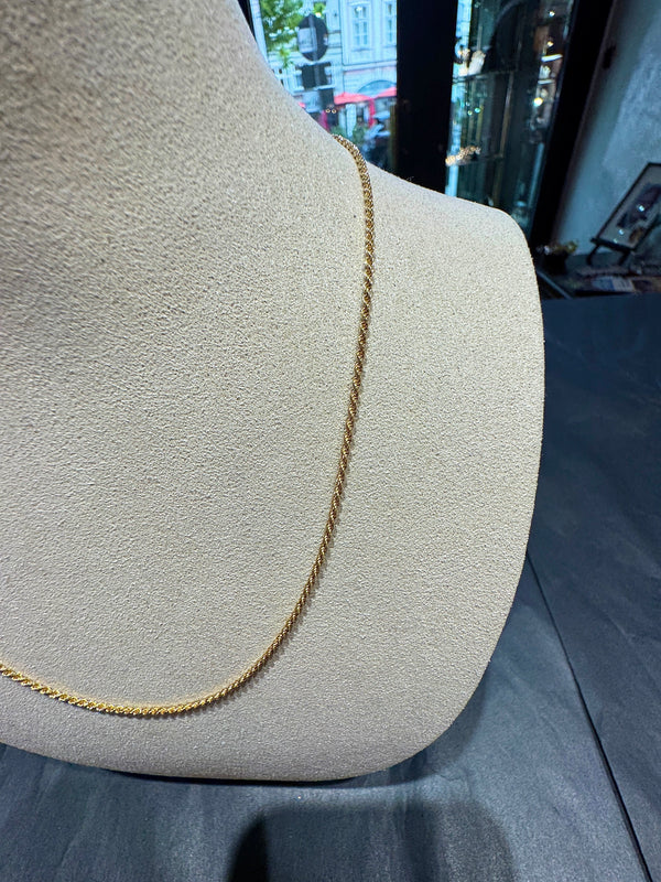 Leuchtende Twist Halskette in 18 Karat Gelbgold mit Federring