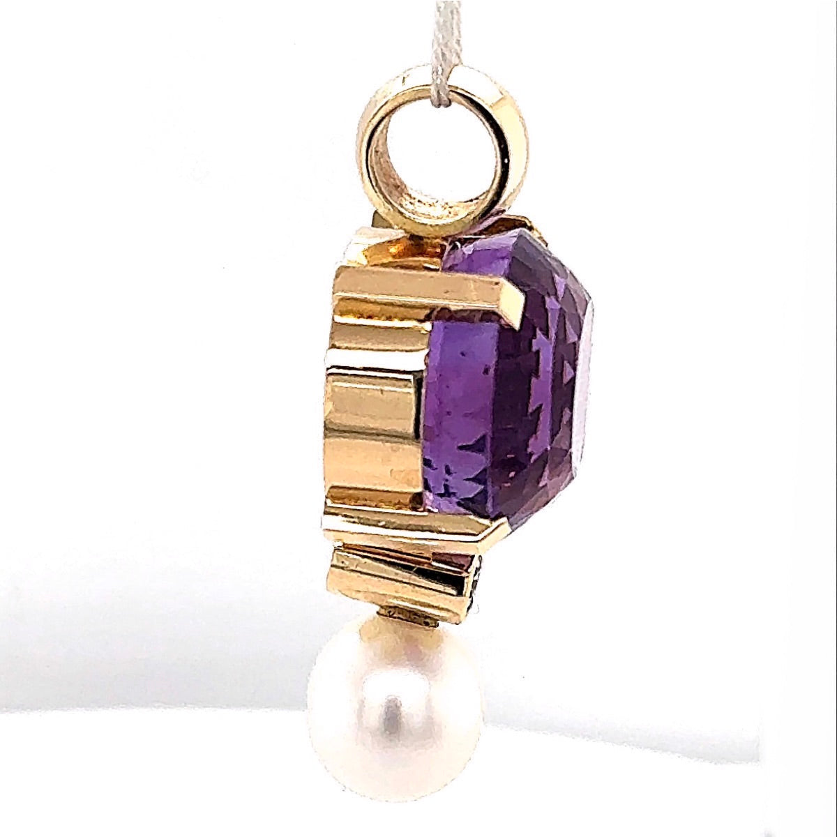 Beeindruckender Anhänger in 18 Karat Gelbgold mit feinen Amethyst, Brillant & Südsee-Perle