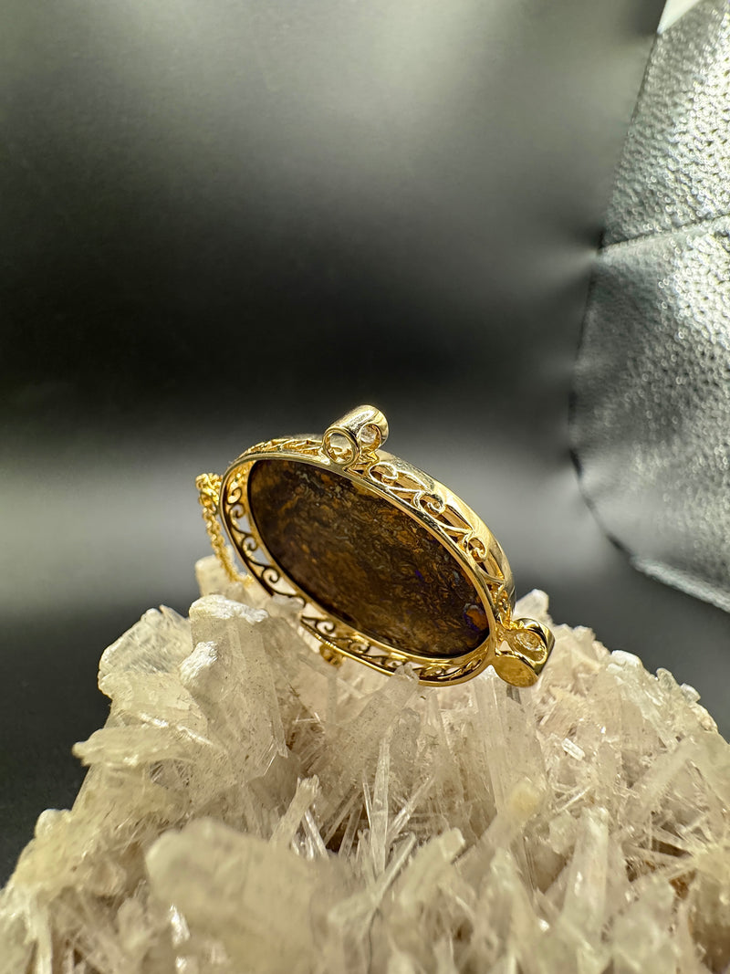 Besonderer Opal Anhänger in 14 Karat Gelbgold mit feinen Brillanten