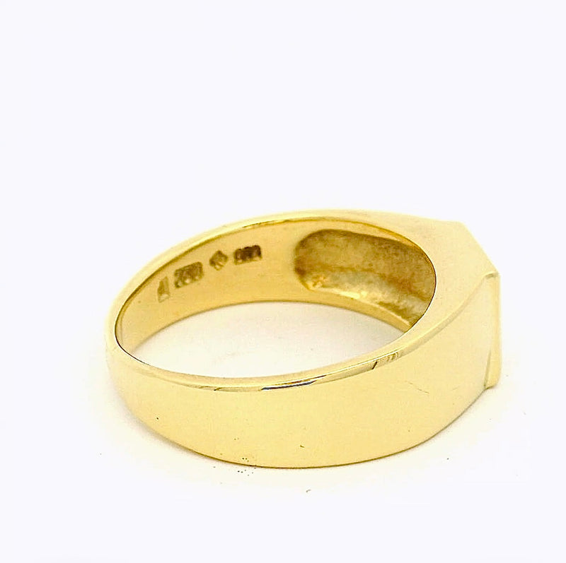 Massiver Solitär Ring in 14 Karat Gelbgold mit lebhaften Brillant