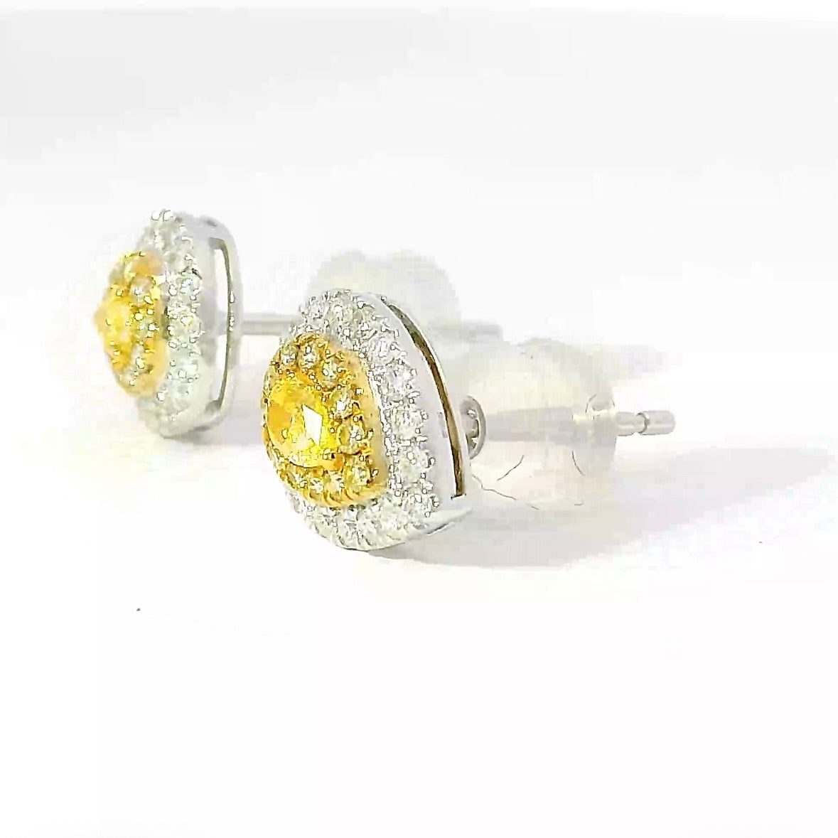 Moderne Brillantstecker in 18 Karat Gelb- und Weißgold mit Fancy Yellow Brillanten