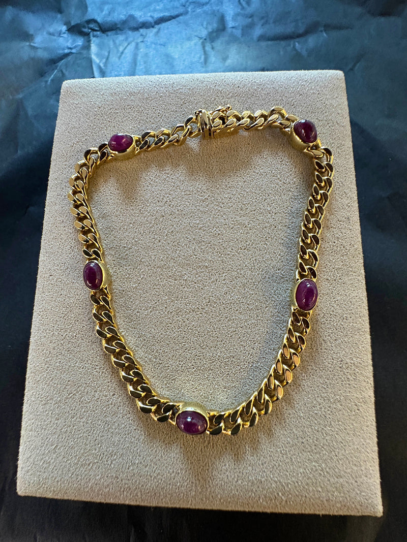 Zeitloses Panzerarmband in 14 Karat Gelbgold mit Rubinen
