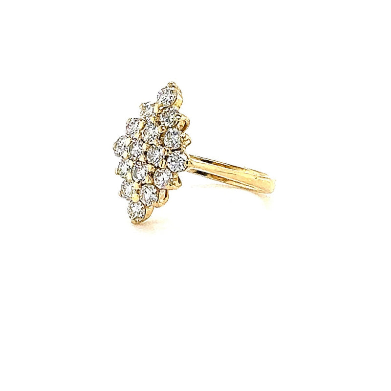 Stilvoller Navette-Ring in 900er Gold mit hochfeinen Brillanten pavé ausgefasst