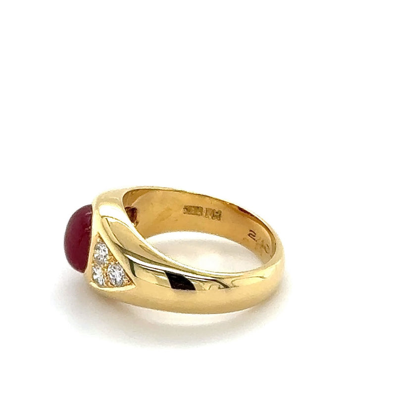 Eleganter Ring in 18 Karat Gelbgold mit feuerrotem Rubin & Brillanten - Massive Handarbeit