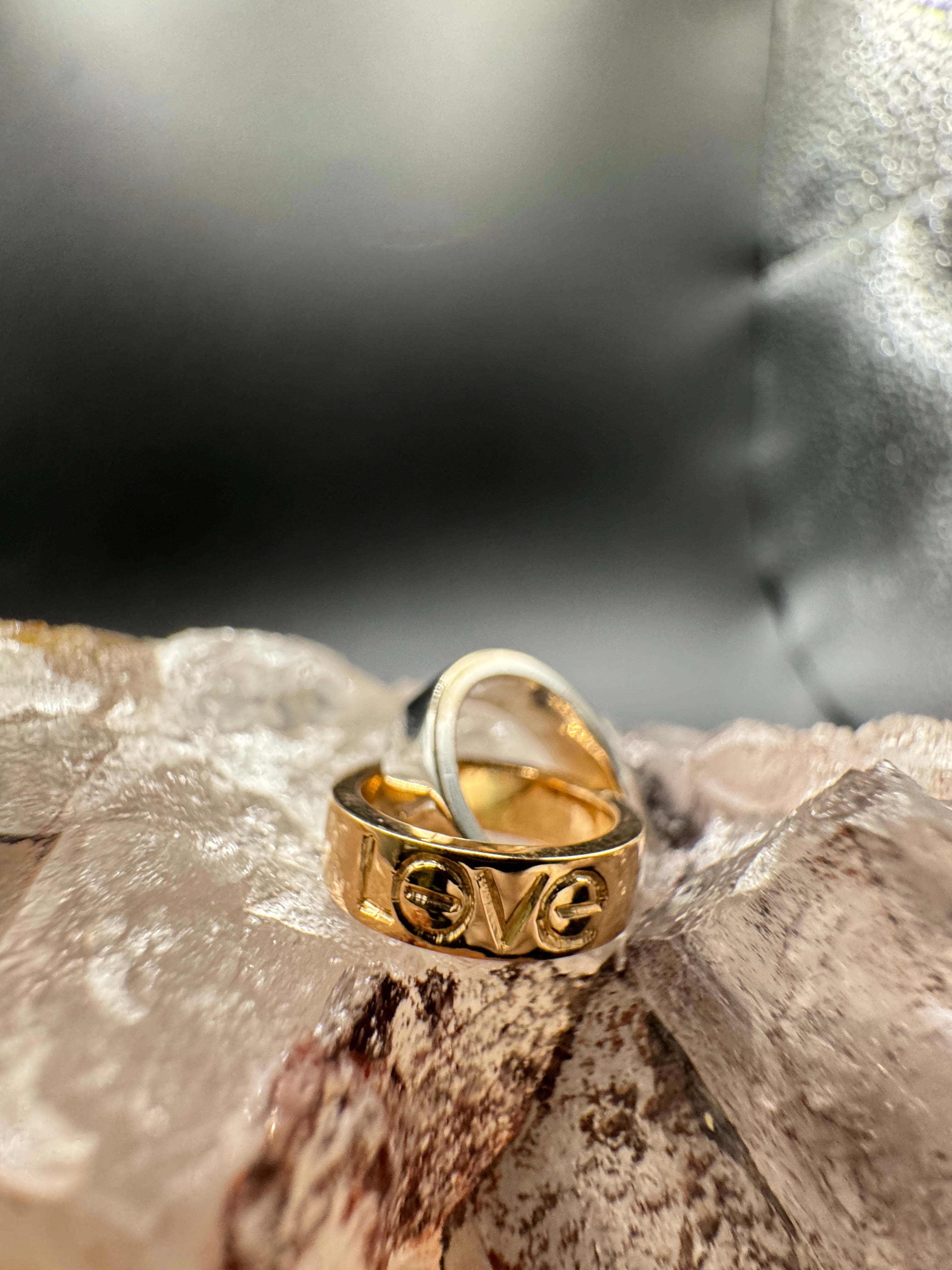 Zeitloser Love-Anhänger in 18 Karat Weiß- & Roségold