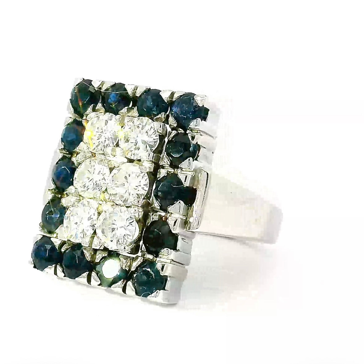 Prunkvoller Vintage Ring in 14 Karat Weißgold mit Brillanten & Saphiren
