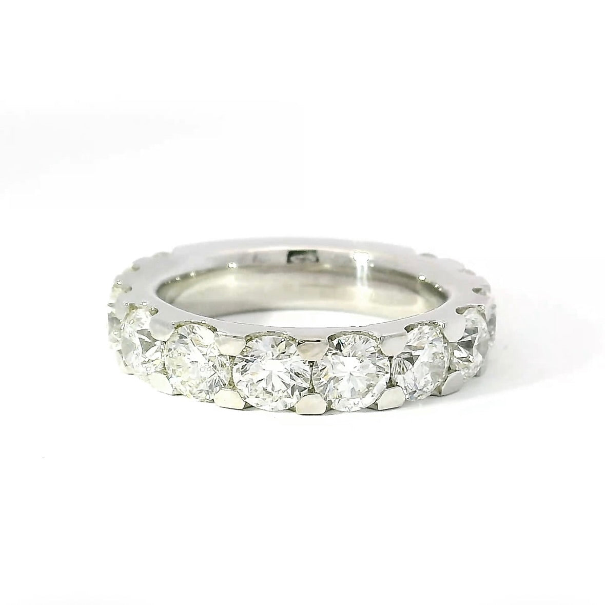 Edler Memory Ring in 18 Karat Weißgold mit 4,90 Karat hochfeinen Brillanten