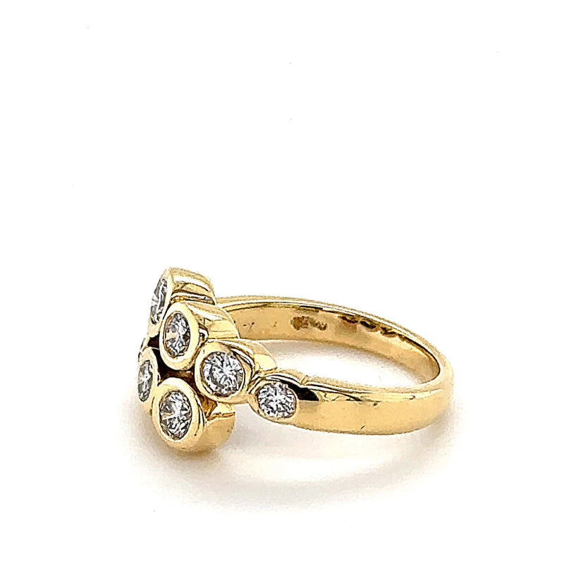 Stilvoller und eleganter Ring in 18 Karat Gelbgold mit hochfeinen Brillanten