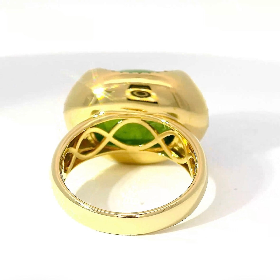 Edler Designerring in 14 Karat Gelbgold mit Peridot & Brillanten