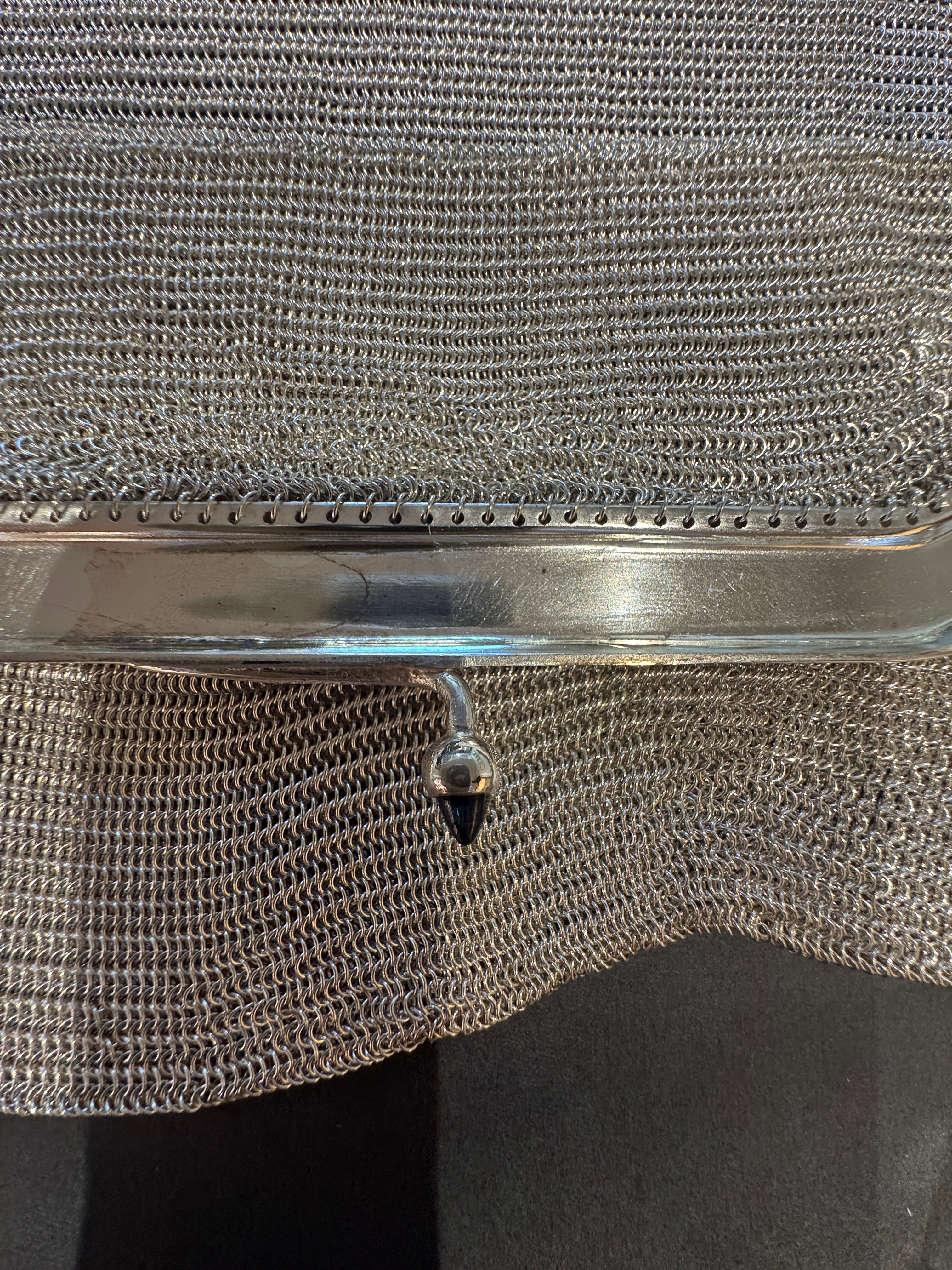 Einmalige Silbertasche aus 800er Silber mit blauen Schmucksteinen
