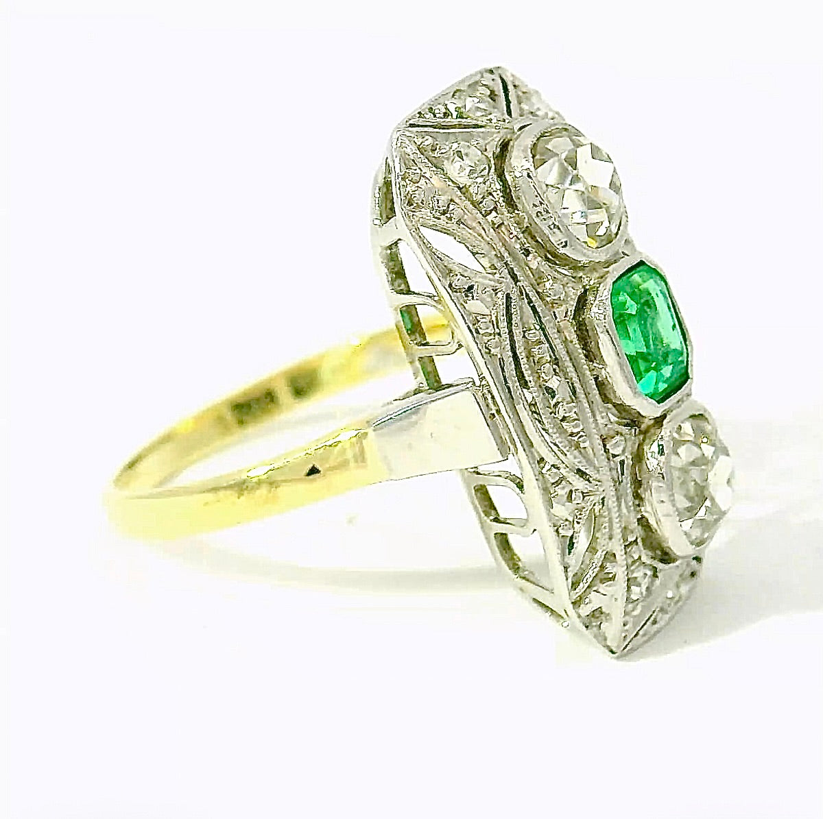 Art Deco Ring in 14 Karat Yellow & White Gold with Emerald & Diamonds