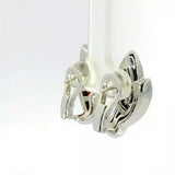 Hochwertige Ohrringe in 18 Karat Weißgold mit handgeschnitzter Koralle