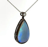 Australischer Opal Anhänger in 14 Karat Schwarzgold mit feinen Brillant