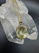 Beeindruckender Anhänger in 14 Karat Gelbgold mit riesigem Goldberyll & Brillanten