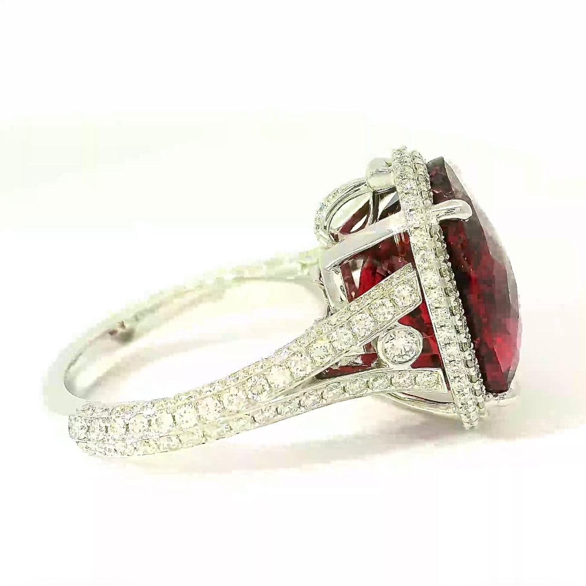 Impressive Ring & Pendant in 14 Karat White Gold with Rubellite & Brilliants