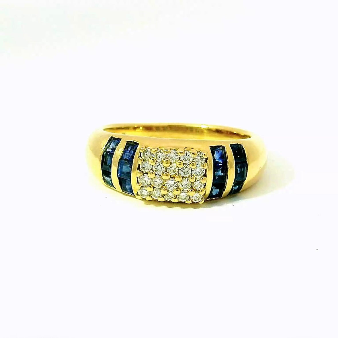 Edler Ring in 18 Karat Gelbgold mit feinen Brillanten & Saphiren