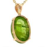 Riesiger Anhänger in 14 Karat Gelbgold mit beeindruckendem Peridot & Brillanten