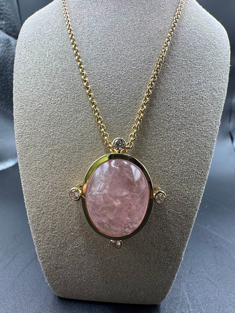 Eleganter Anhänger in 14 Karat Gelbgold mit rosa Morganit & Brillanten