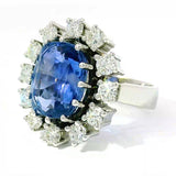 Prunkvoller Entourage Ring in 18 Karat Weißgold mit Saphir & Brillanten